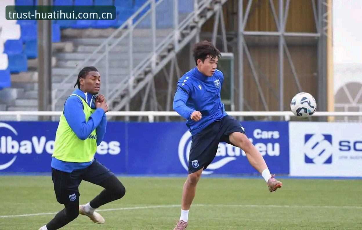 每一次登场都值得信任APP下载 U19国足土伦杯0-3完败深度评测:两次选择之间的差距才是真正的分水岭